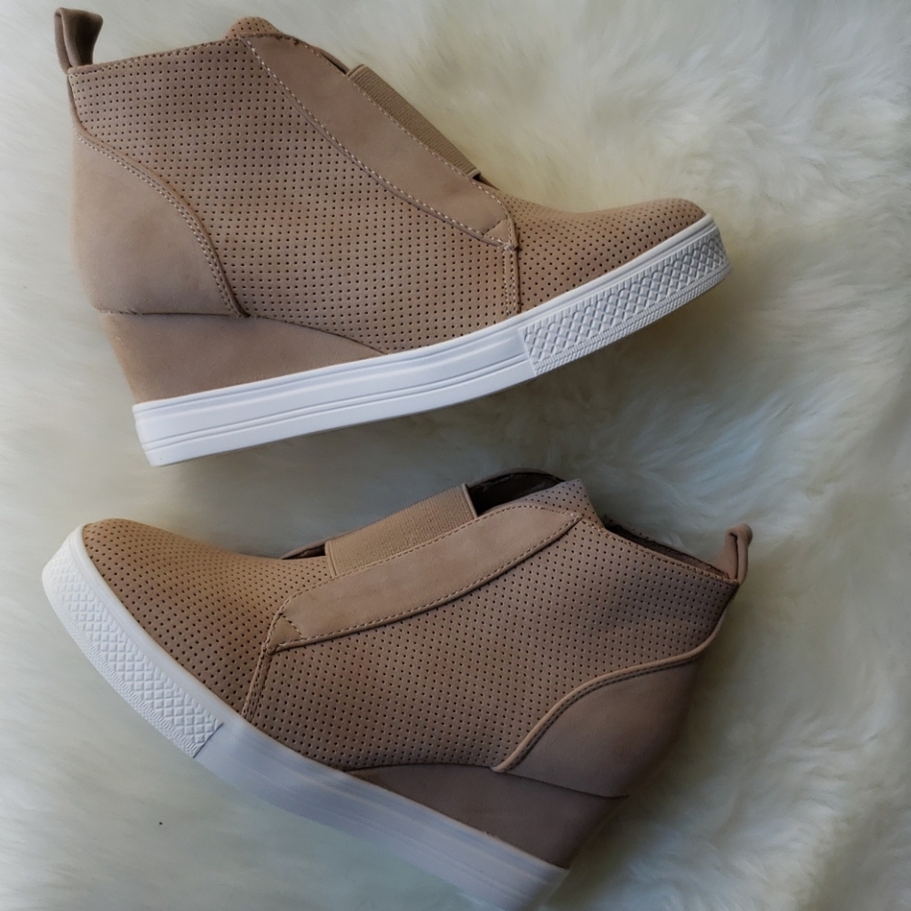 ❣LAST SZ. 8.5!!❣"ZOEY" WEDGE SNEAKERS - Picture 2 of 5